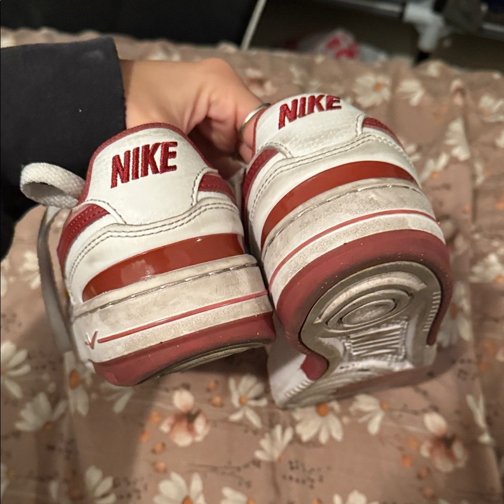 Nike sneakers - Picture 4 of 7